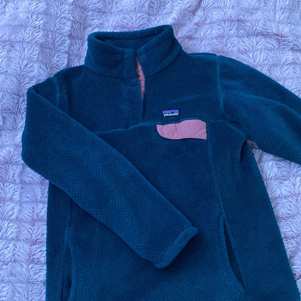 Brand New condition Patagonia girls quarter zip